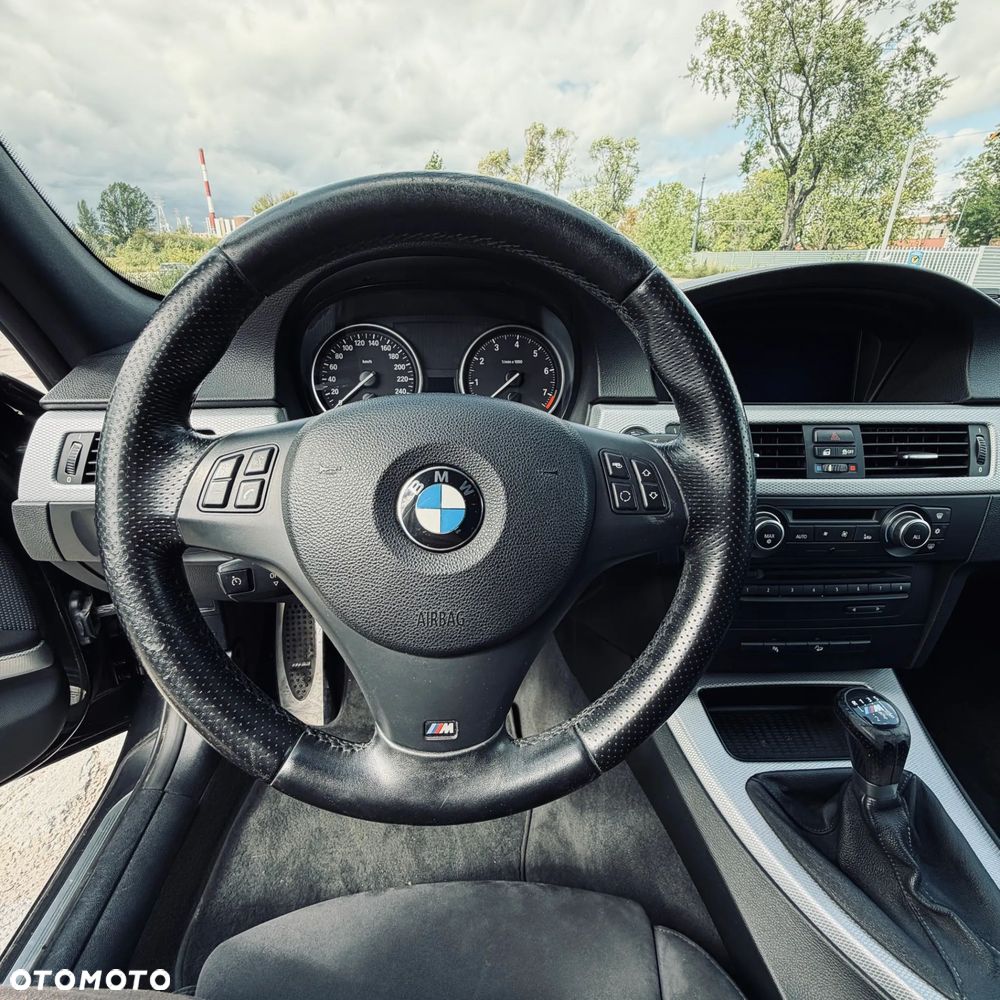 BMW Seria 3 330i xDrive - 10