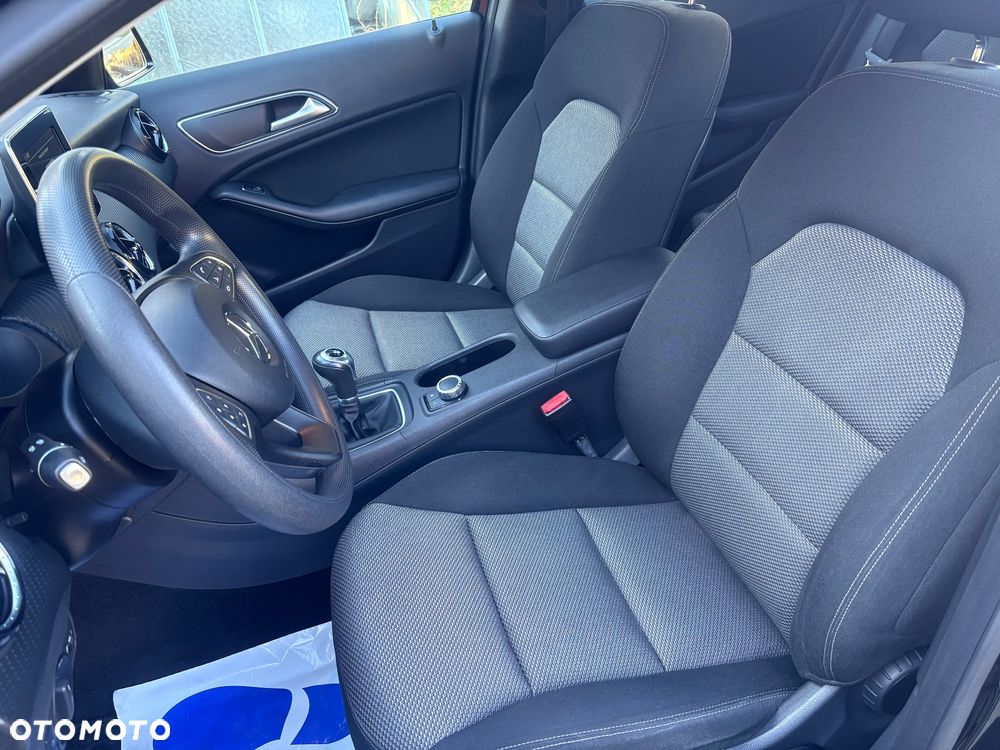 Mercedes-Benz GLA - 23