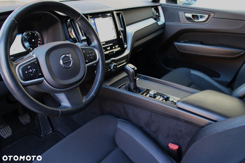 Volvo XC 60 D4 Momentum Pro - 16