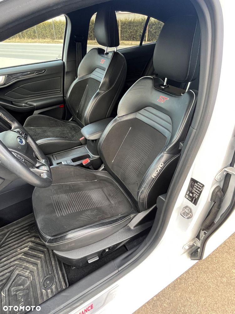 Ford Focus 2.3 EcoBoost S&S ST - 8
