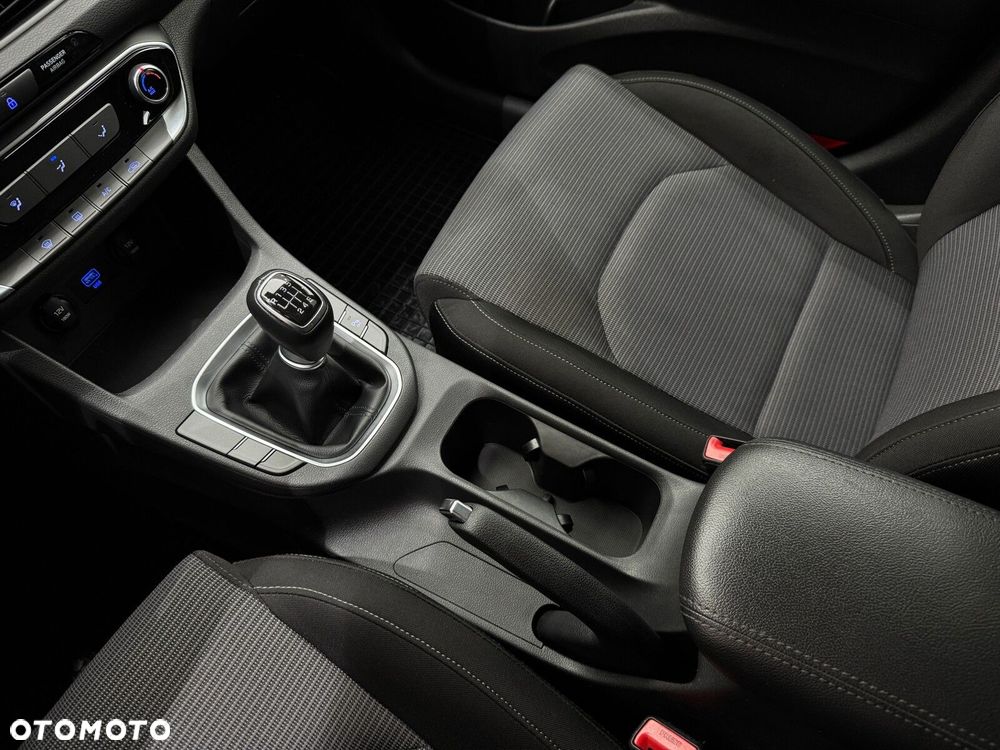 Hyundai i30 1.5 DPI Classic + - 24