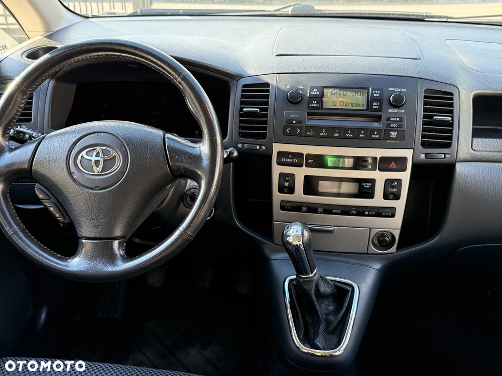 Toyota Corolla Verso 1.8 Sol - 11