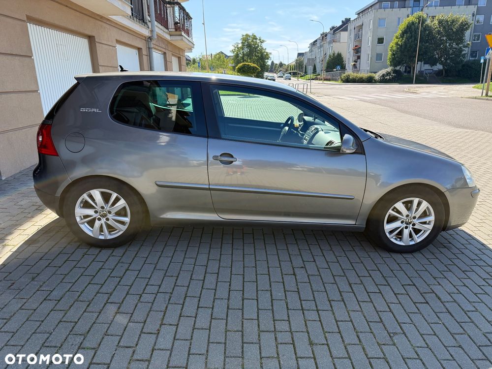 Volkswagen Golf - 4
