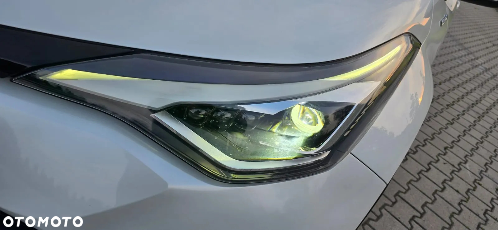Toyota C-HR 2.0 Hybrid Executive - 29