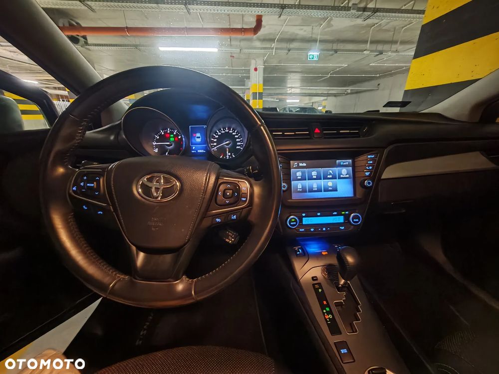 Toyota Avensis 2.0 Selection MS - 11