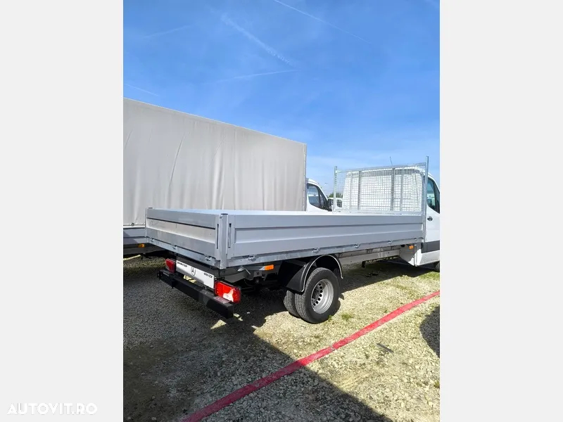 Mercedes-Benz Sprinter - 2