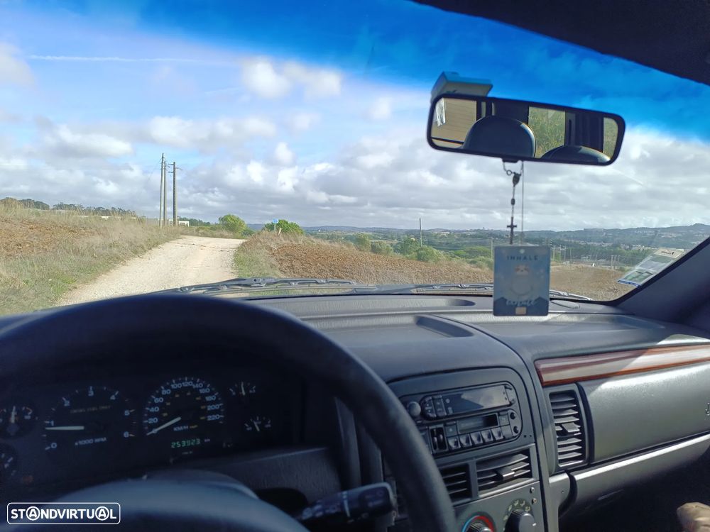 Jeep Grand Cherokee 3.1 TD Laredo - 7