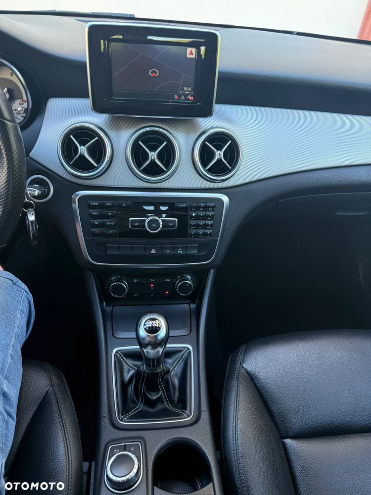 Mercedes-Benz CLA 180 BlueEffICIENCY Edition - 39
