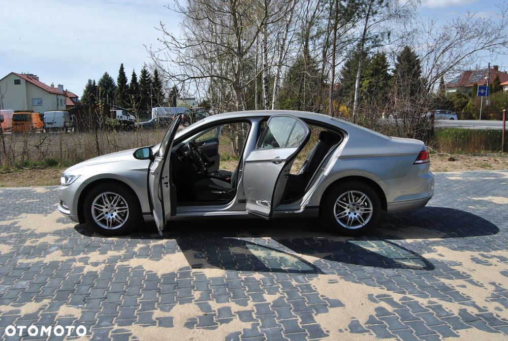Volkswagen Passat 1.6 TDI BMT Comfortline - 11