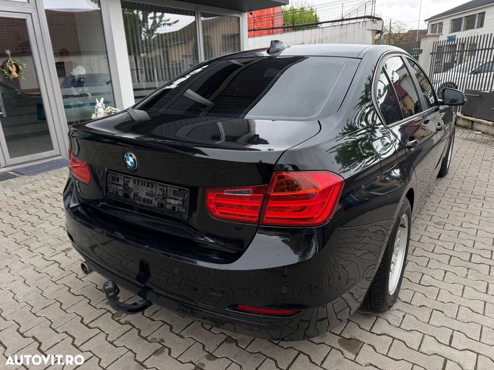 BMW Seria 3 318d Aut. - 14
