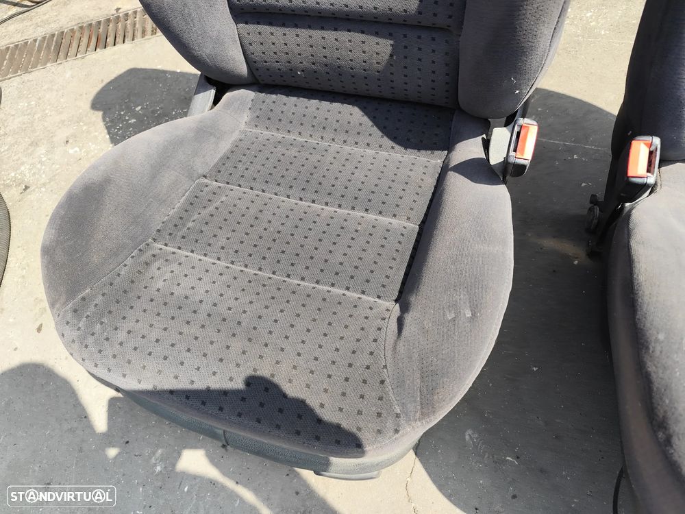 Vw Golf IV 4 - BANCOS FRENTE - 4