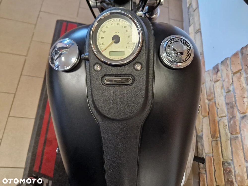 Harley-Davidson Dyna Street Bob - 9