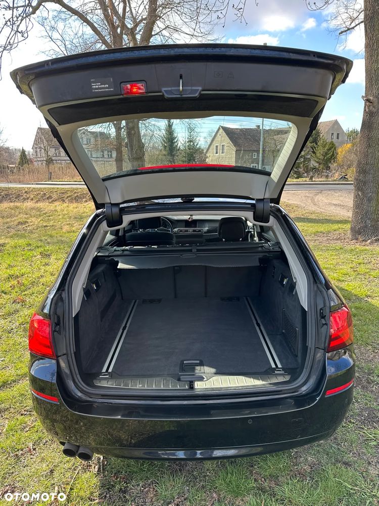 BMW Seria 5 520i Touring - 3