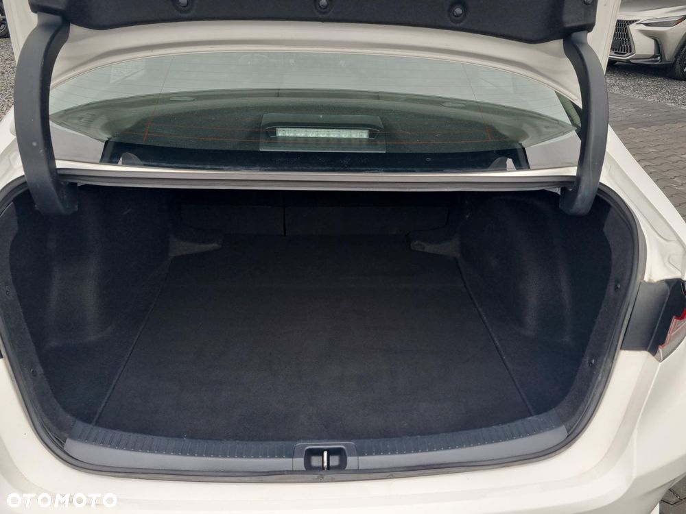 Toyota Corolla 1.8 Hybrid Comfort - 13