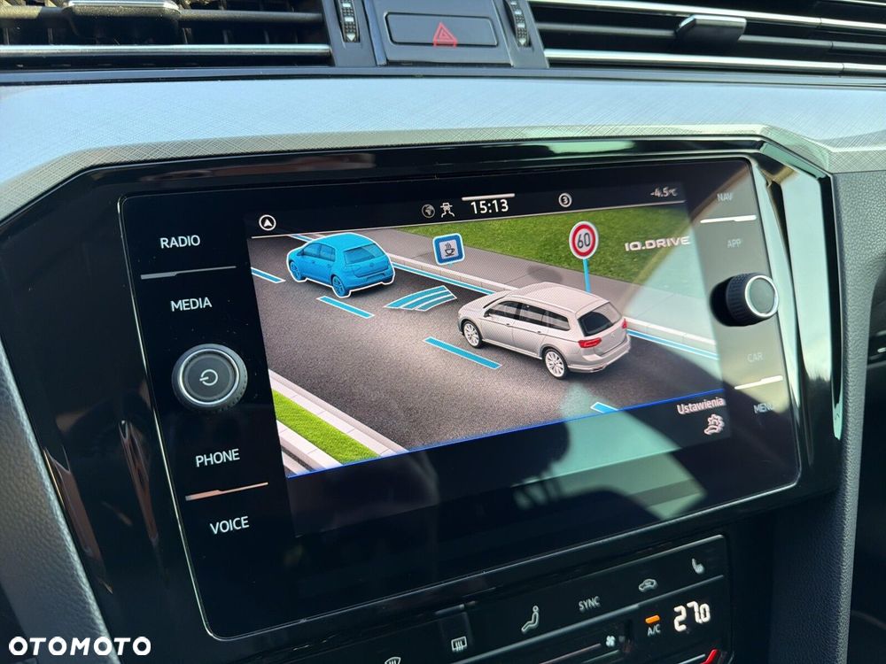 Volkswagen Passat - 31