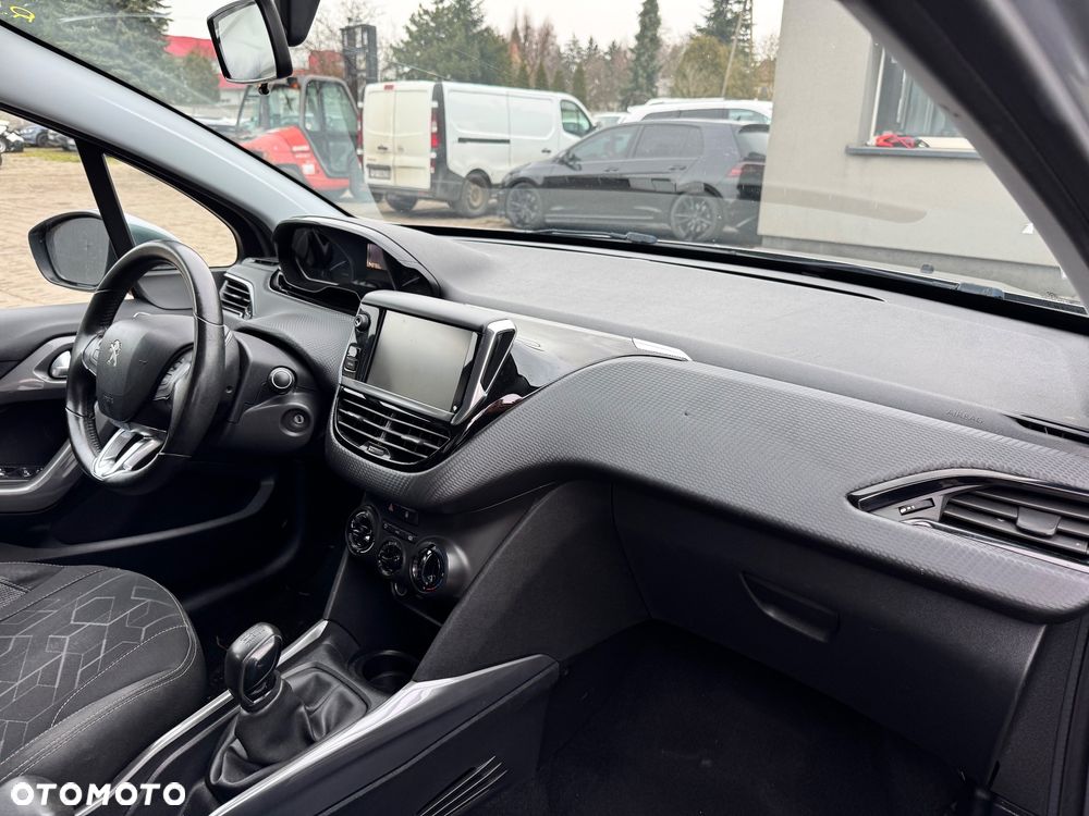 Peugeot 2008 1.6 BlueHDi Style - 10