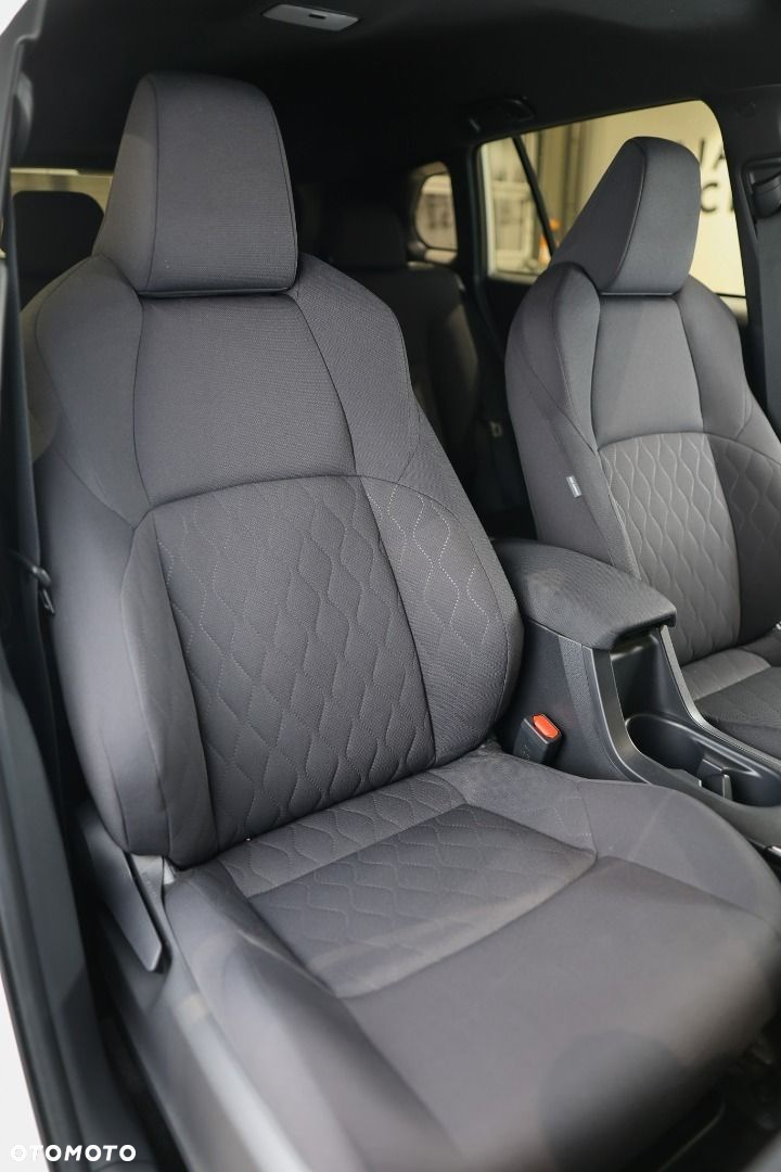Toyota Corolla Cross - 16