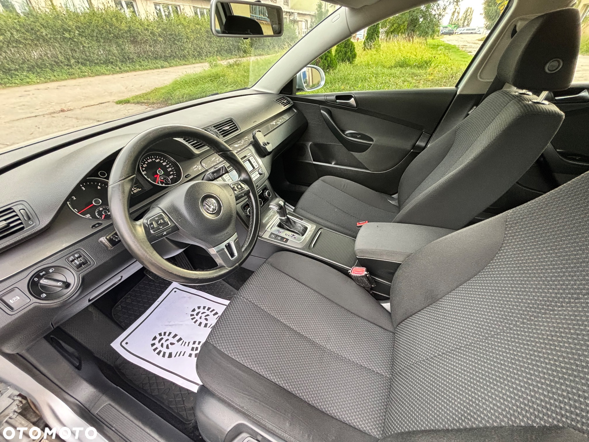 Volkswagen Passat 2.0 TDI Comfortline DSG - 11