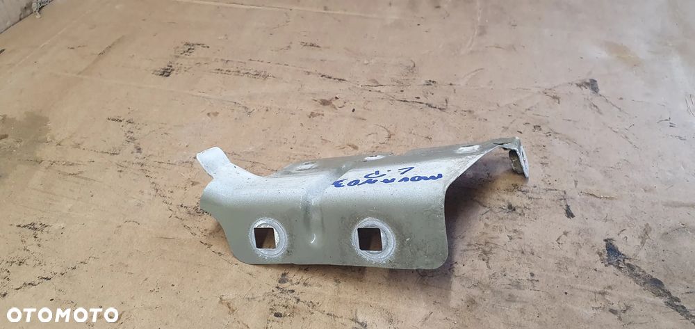 Mocowanie błotnika uchwyt lewy przód Opel Movano III 641C30003R - 2