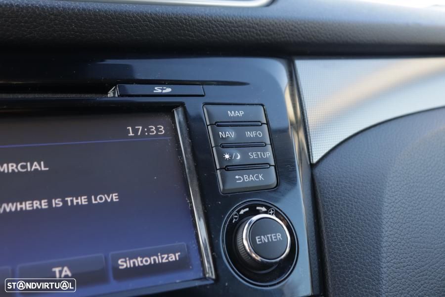 Nissan Qashqai 1.5 dCi N-Connecta 18 - 21