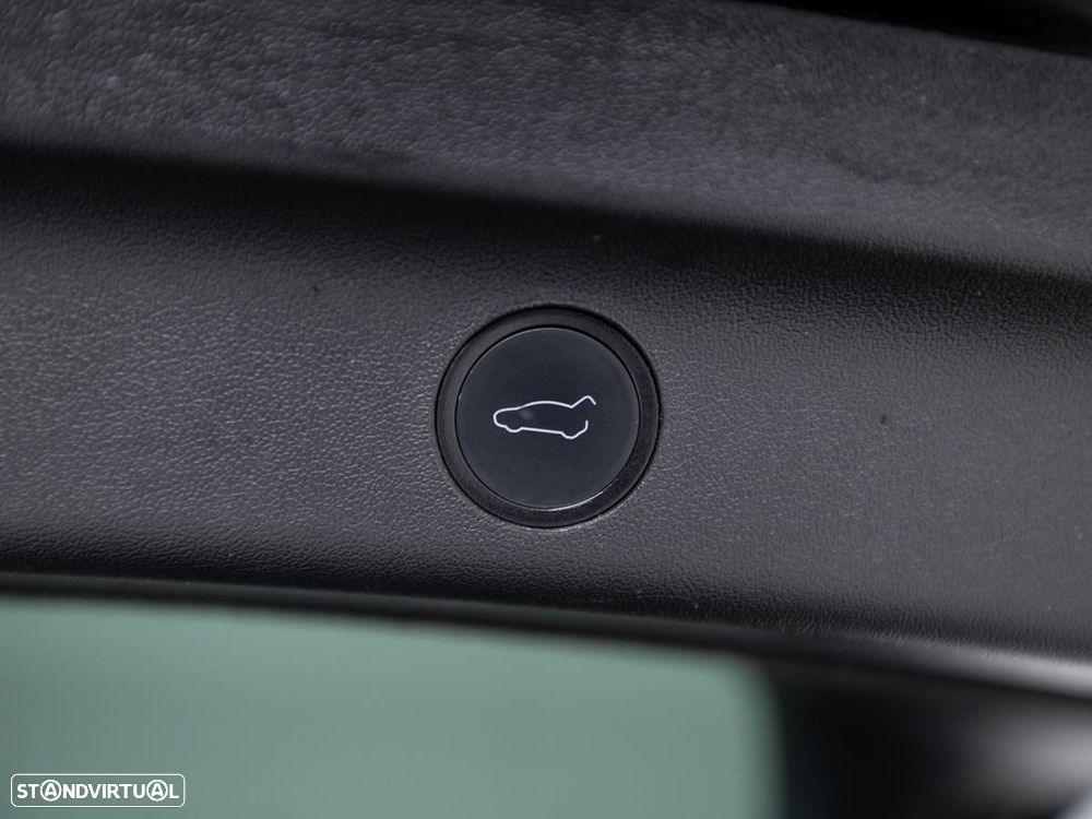 Tesla Model Y Long Range Tração Integral - 16