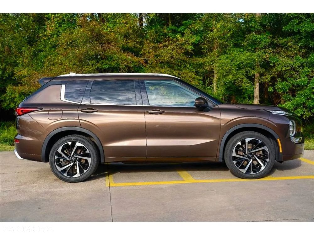 Mitsubishi Outlander 2.4 4WD CVT Intense