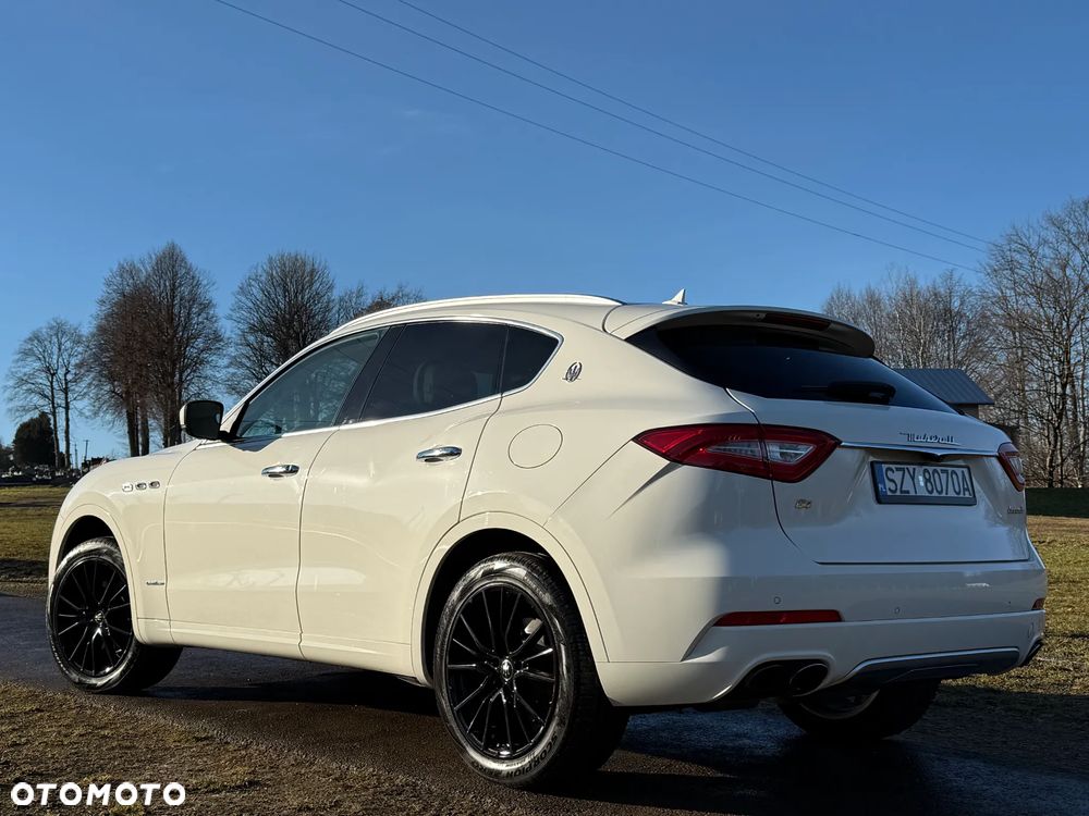 Maserati Levante Q4 GranLusso - 4