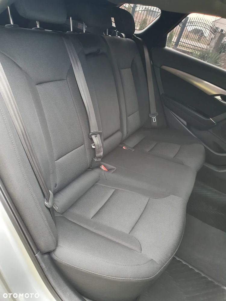 Hyundai i40 2.0 GDI Comfort + - 23