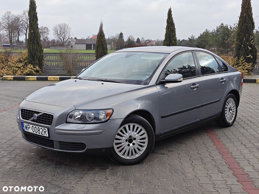 Volvo S40 2.4 Momentum - 1