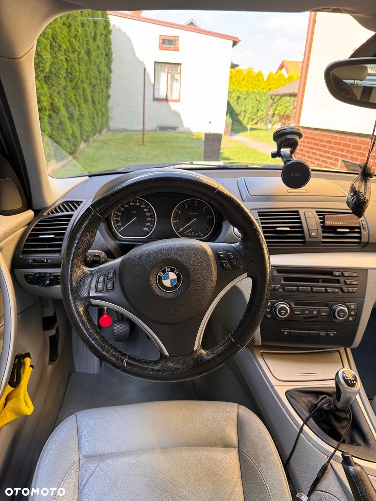 BMW Seria 1 120i - 10