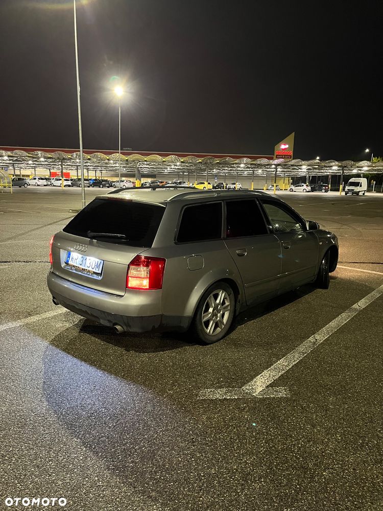Audi A4 Avant - 4
