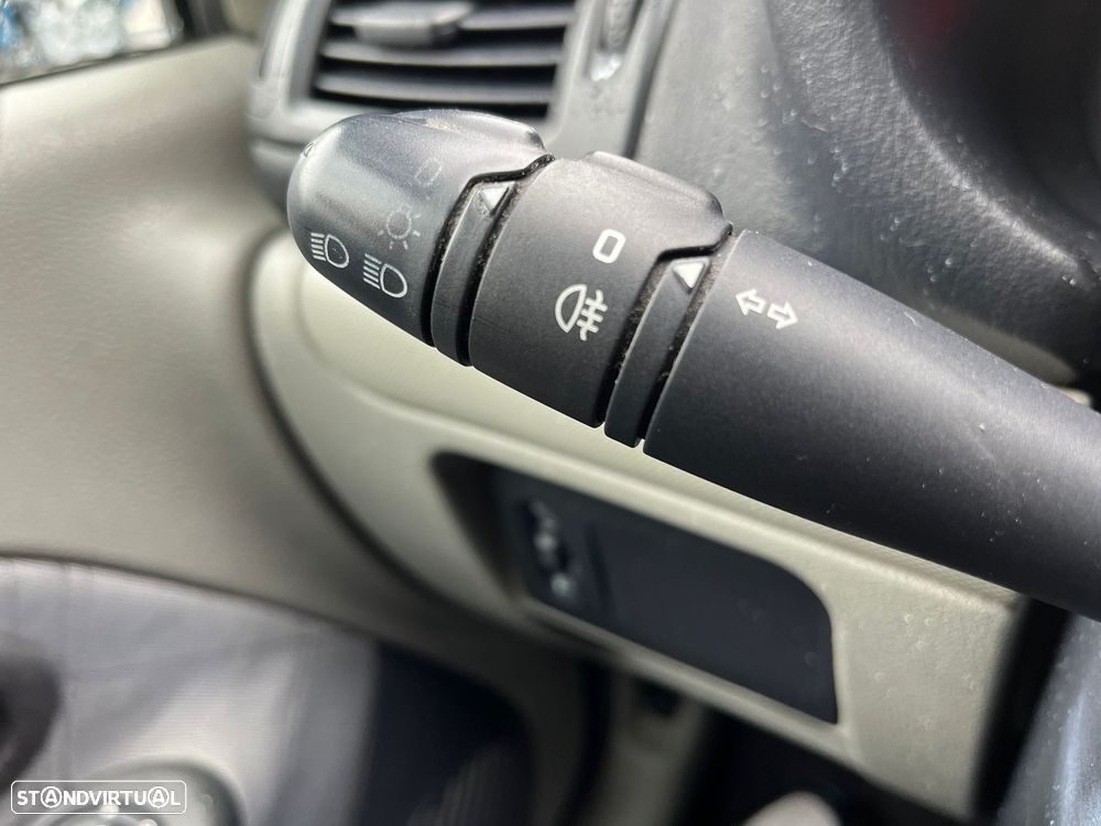 Renault Clio 1.2 16V Expression - 19