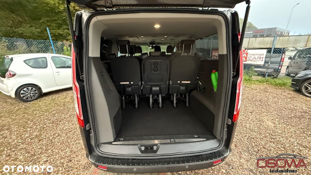 Ford Tourneo Custom - 26