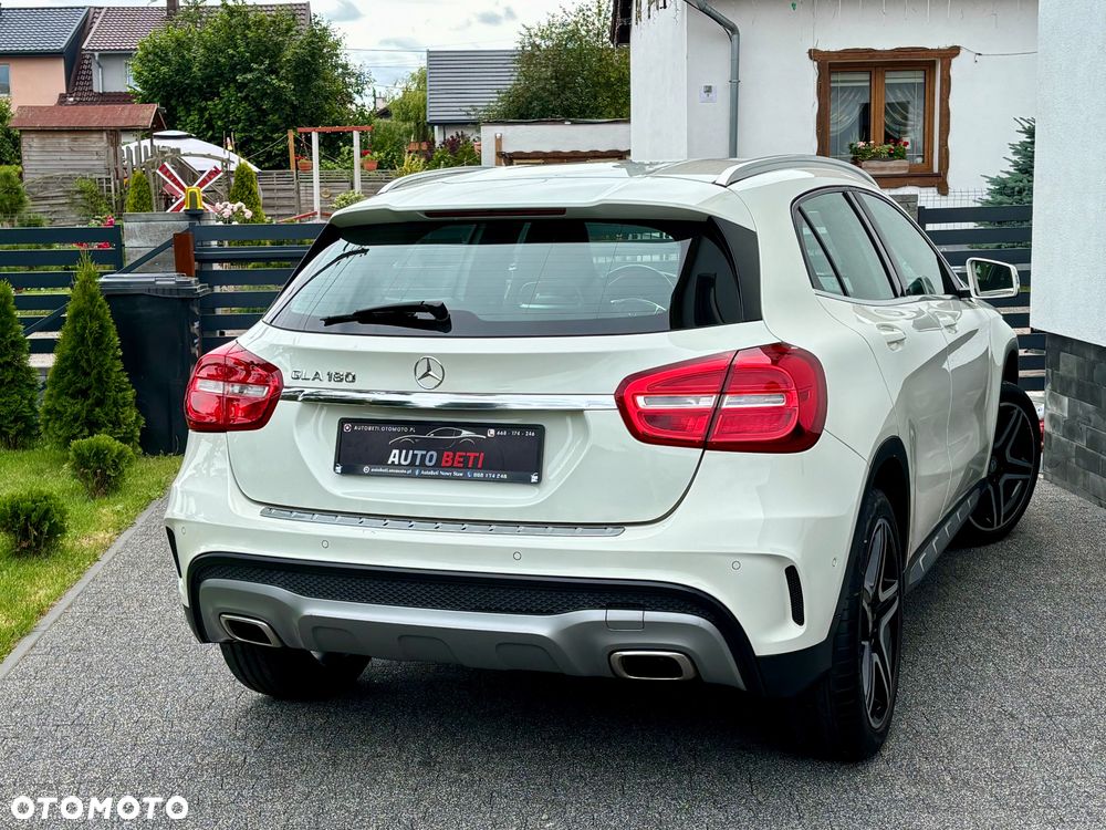 Mercedes-Benz GLA 180 AMG Line - 20