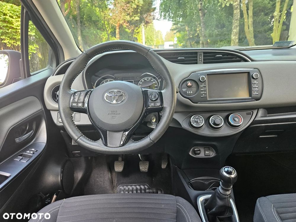Toyota Yaris 1.5 Premium - 10
