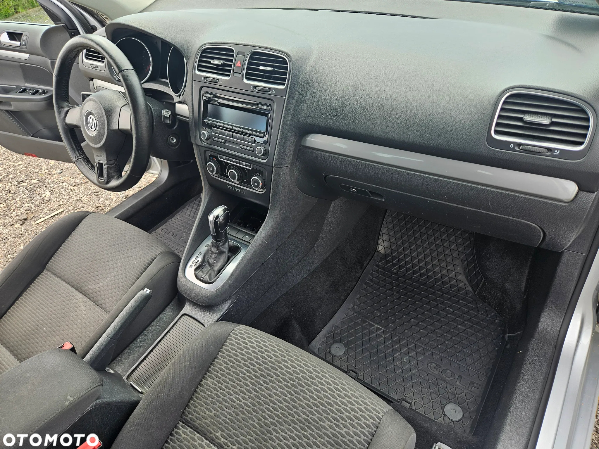 Volkswagen Golf VI 1.6 TDI Trendline DSG - 8