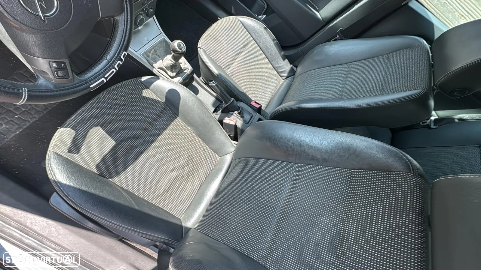 Opel Astra Caravan - 8