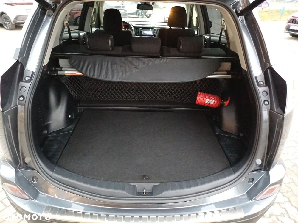 Toyota RAV4 Hybrid Premium 4x2 - 12