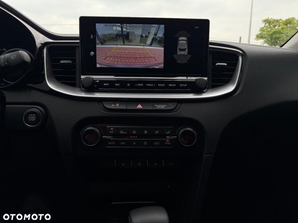Kia Ceed - 13