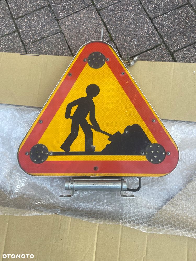 Znak ostrzegawczy roboty drogowe - 1