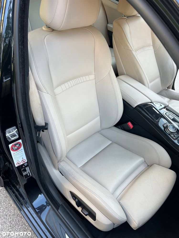 BMW Seria 5 530d xDrive Luxury Line - 30