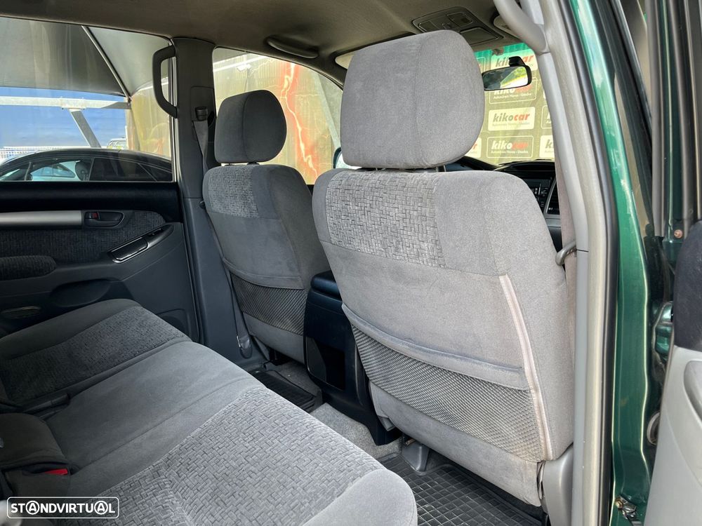 Toyota Land Cruiser 3.0 D-4D - 40