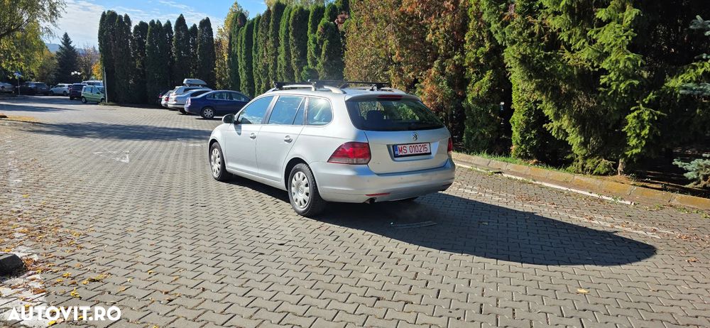 Volkswagen Golf - 6