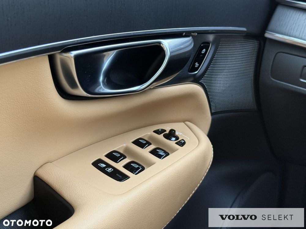 Volvo XC 90 - 33