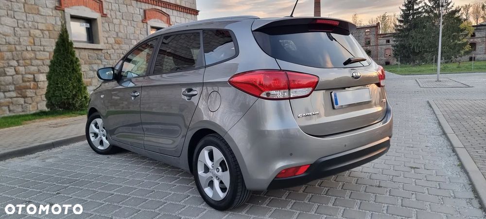 Kia Carens 1.6 GDI Dream Team Edition - 9