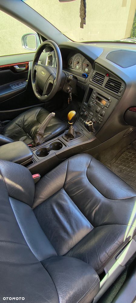 Volvo V70 2.4D5 - 12