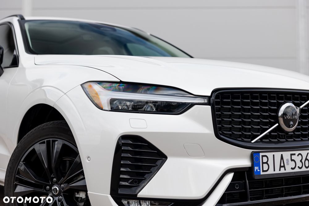 Volvo XC 60 B5 B AWD Plus Dark - 2