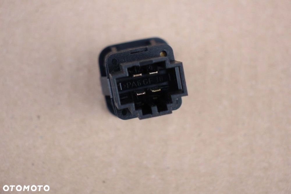 Przełącznik otwierania klapki paliwa VW SEAT SKODA 3B0959833A - 2