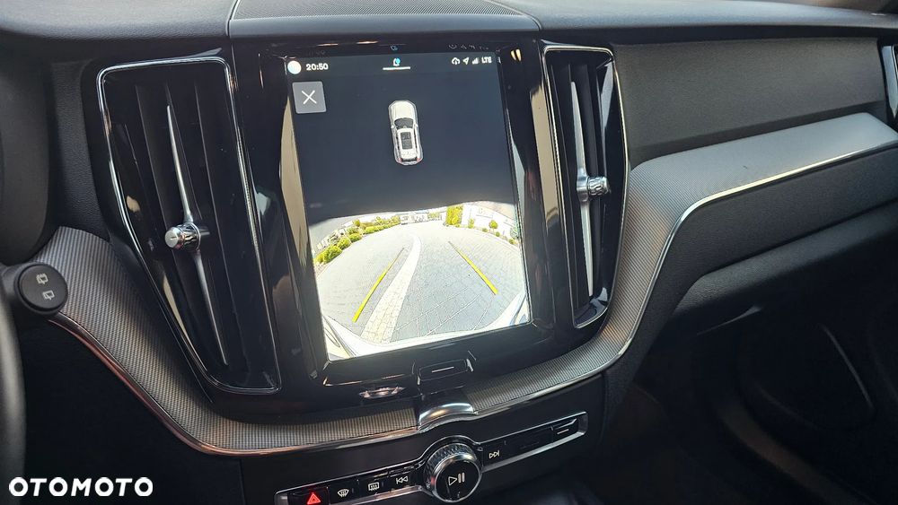 Volvo XC 60 B4 D AWD Plus Dark - 26