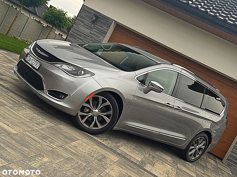 Chrysler Pacifica - 37